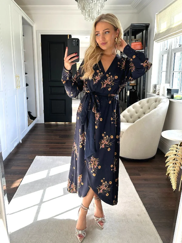 Special Buy Petite Fergie Reversible 2 in 1 Wrap Midi Dress / Navy Floral