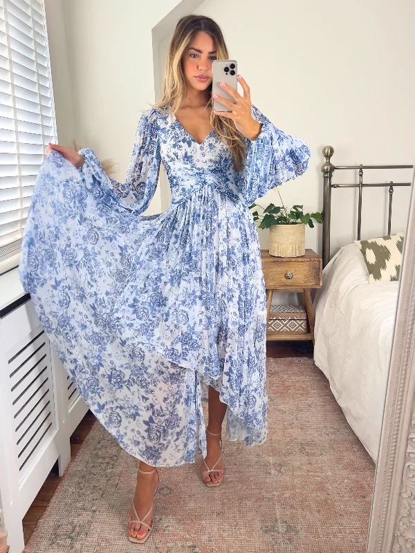 Special Discount Toni Long Sleeved Pleated Maxi Dress / Blue Floral
