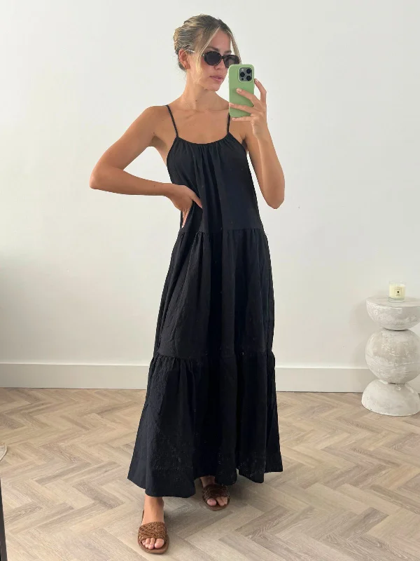 Special Discount Raelyn Strappy Smocked Midi Dress in Black
