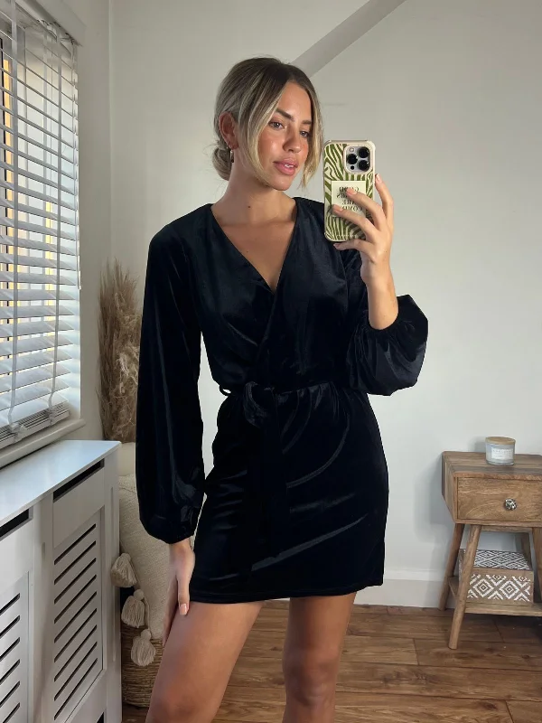 Lowest Prices Brianna Balloon Sleeve Velvet Dress / Black