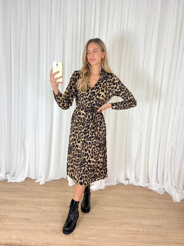 Special Offer Kenzie Animal Shirt Dress in Neutral