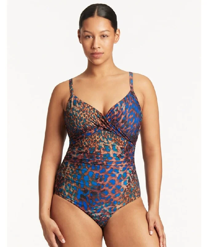Lowest Price Sea Level Hunter Twist Front DD-E Cup One Piece Swimsuit - Blue