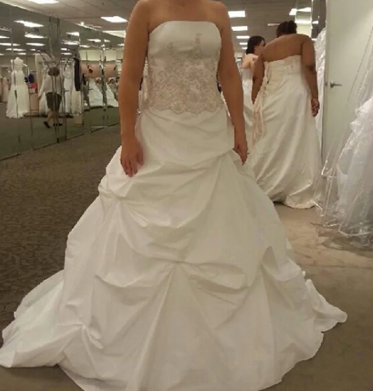 Price Break David's Bridal Satin and Taffeta Gown with Beaded Metallic Lace S