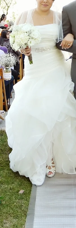 Daily Deals David's Bridal Organza and Tulle High-Low Gown with Beaded Flower