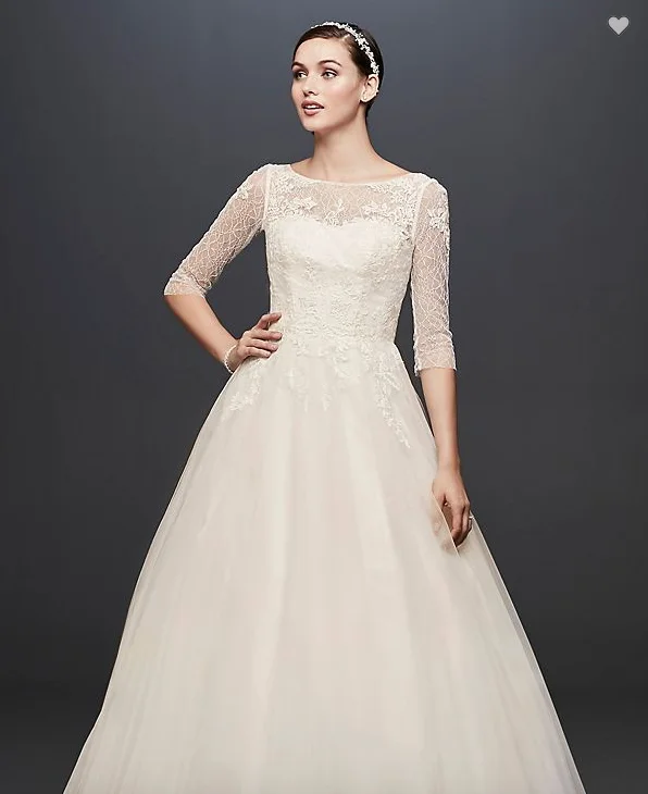 Savings Bonanza David's Bridal Lace wedding dress with tulle skirt