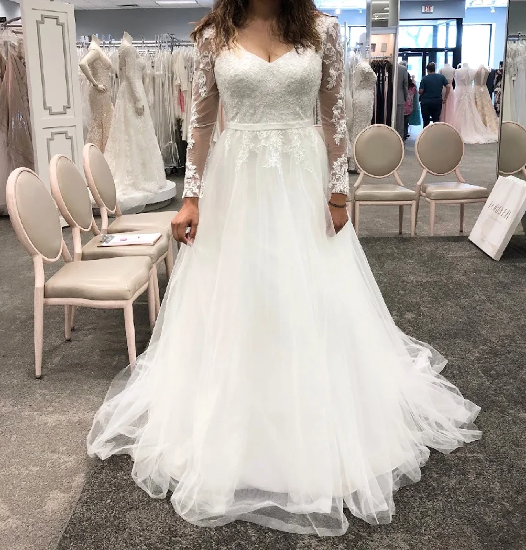 Bargain Blast David's Bridal Long Sleeve Wedding Dress With Low Back: WG3831
