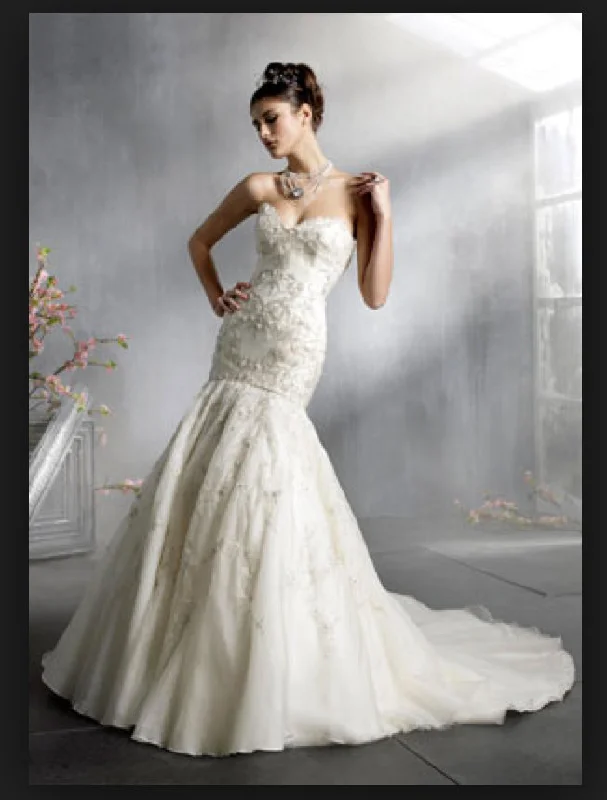Price Reduction Lazaro NWT, Never Altered LZ3804