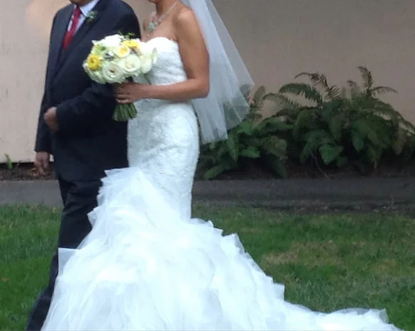 Limited Edition Pronovias Beca