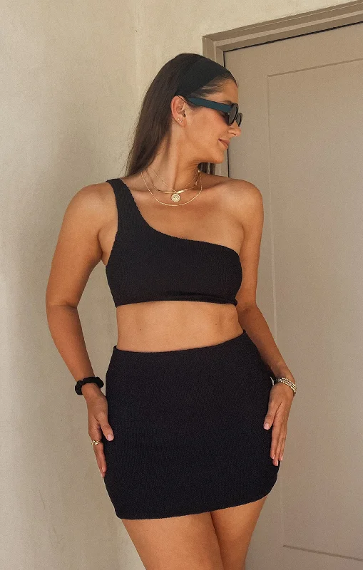 Mega Deal Mary Mini Skirt ~ Black Scrunch