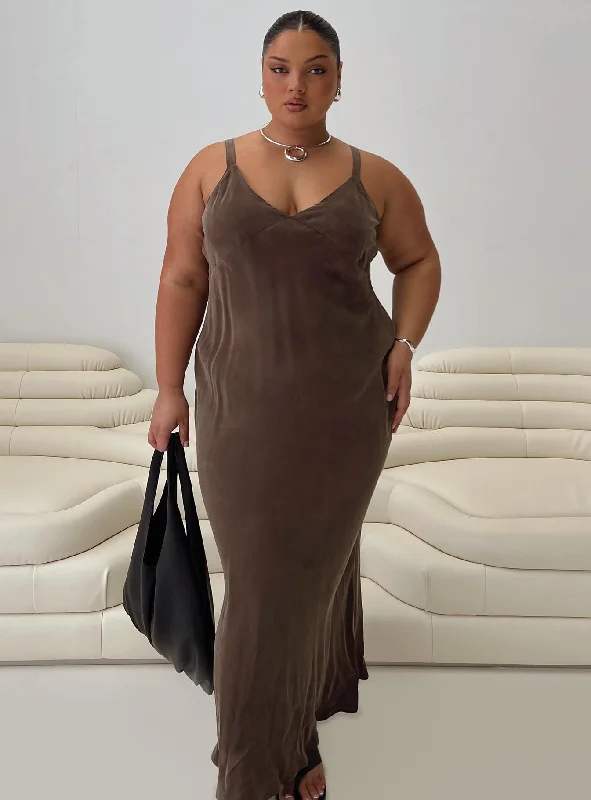 Today’s Special Laurette Maxi Dress Brown Curve